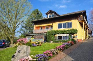 Haus kaufen in 94530 Auerbach, Ideal für Eigennutzer: Freie Wohnung, solide Mieteinnahmen & 980 m² Grundstück