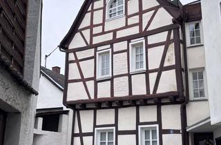 Wohnung mieten in Hundelsgasse, 53545 Linz, Komplett renovierte 3‑Zimmer Dachgeschosswohnung in Linz am Rhein