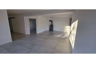 Wohnung mieten in 57271 Hilchenbach, Erstbezug: Hochwertige 4‑Zi.-Wohnung mit Garten, Kamin & 2 Stellplätzen