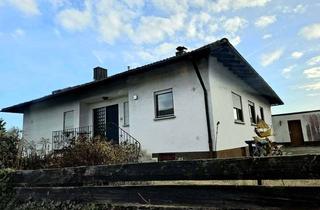 Einfamilienhaus kaufen in Vogelleite, 96158 Frensdorf, Renovierungsbedürftiges Einfamilienhaus mit Garage in Frensdorf