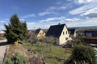 Haus kaufen in 09337 Hohenstein-Ernstthal, Ihr neues Zuhause wartet: Familienidylle mit erzgebirgischem Charme
