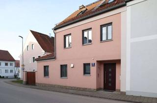 Haus mieten in Jurastraße 11, 91804 Mörnsheim, Luxuriöses, teilmöbliertes 4-Zimmer Wohnhaus mit Garten, Innenhof und Carport in Mörnsheim-Ensfeld