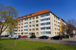 Wohnung kaufen in Stauffenbergallee 44, 99085 Erfurt, Attraktive Kapitalanlage: Genehmigtes Dachgeschoss mit erheblichem Entwicklungspotenzial