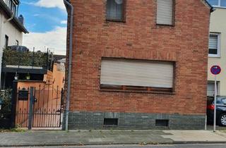 Einfamilienhaus kaufen in 50354 Hürth, Hürth - Einfamilienhaus mit 4 Zimmern und Garten in Hürth