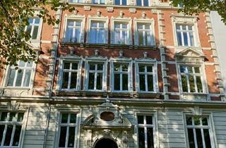 Penthouse kaufen in Palmaille 126, 22767 Altona-Altstadt, 130 m² Penthouse auf Denkmal mit Elbblick und 2 Dachterrassen, zum Verkauf!