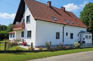 Wohnung mieten in Hartfeldstraße 14, 86574 Petersdorf, Charmante 4-Zimmer Dachgeschosswohnung in Petersdorf mit Balkon