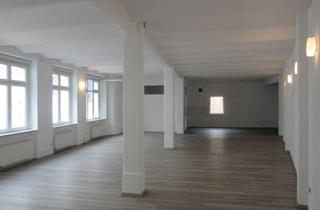 Lofts mieten in Goebenstrasse 17, 65195 Wiesbaden, Lichtdurchflutetes Loft-Apartment mit Kappendecke, KFZ-Stellplatz