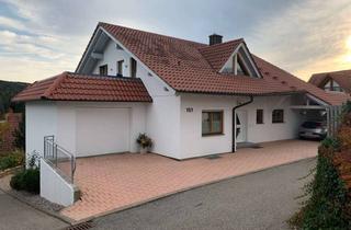 Wohnung mieten in Beroldingerstraße 15/1, 78078 Niedereschach, Großzügige 2-Zimmer-Wohnung (118 m²) mit Garten, Balkon, Terrasse & Carport in Niedereschach