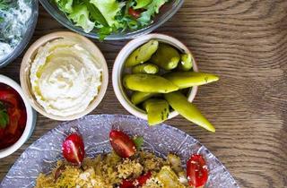 Gastronomiebetrieb mieten in 12099 Tempelhof, Top Eckrestaurant in Tempelhof – 170 Sitzplätze, Terrasse & direkte U-Bahn-Lage