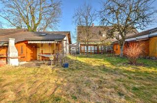 Doppelhaushälfte kaufen in 85643 Steinhöring, Doppelhaushälfte mit idyllischem Garten und viel Potenzial!