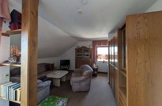 Wohnung kaufen in Am Kleehagen 51, 59955 Winterberg, Dachgeschosswohnung mit Weitblick über Niedersfeld