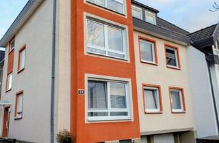 Wohnung kaufen in Voltastraße 2a, 44789 Bochum, Großzügige EG 3-Zimmer-Wohnung + Garage und „Haus-im-Haus“-Charakter im gepflegten Dreifamilienhaus