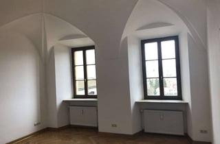 Wohnung mieten in Karlsplatz 14, 86633 Neuburg, Schönes 1-Zimmer-Hochparterre-Apartement in saniertem Barockhaus am Karlsplatz in Neuburg