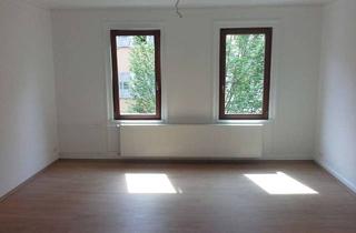 Wohnung mieten in Bahnhofstraße, 72108 Rottenburg, Exklusive, modernisierte 2-Zimmer-Wohnung mit Terrasse, Wintergarten und EBK im Zentrum