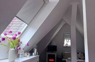 Wohnung mieten in 70329 Obertürkheim, Stilvolle, geräumige und neuwertige 1-Zimmer-DG-Wohnung mit EBK in Stuttgart