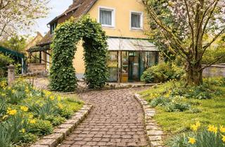 Haus kaufen in 96342 Stockheim, Märchenhaftes Gartenrefugium mit gepflegtem Wohnhaus und Anbau - ein Ort für naturverbundenes Leben