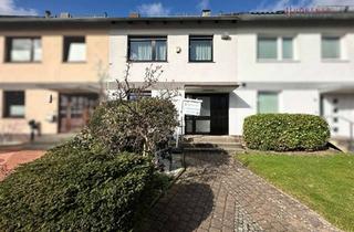 Haus kaufen in 24119 Kronshagen, Die Belohnung für langes Suchen - geräumiges Reihenmittellhaus mit Garage in 24119 Kronshagen