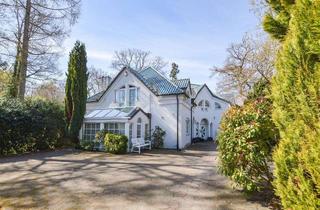 Haus mieten in 22559 Rissen, Rissen am Klövensteen: Repräsentative Twin-Villa mit Kamin, Innenpool, Sonnenterrassen u. Garage..!
