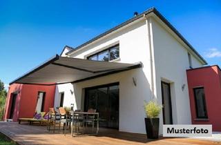 Einfamilienhaus kaufen in 86485 Biberbach, Wohnhaus (Kopf- und Rückbau) nebst Garage und Garten