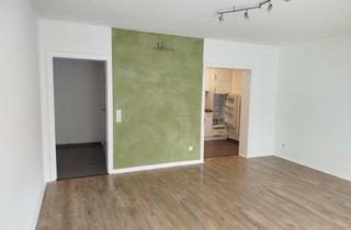Wohnung kaufen in 42651 Solingen, Charmante 2-Zimmer-Wohnung mit modernisiertem Bad, Einbauküche und Balkon in ruhiger Wohnlage