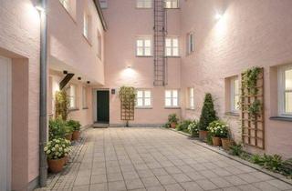 Anlageobjekt in 86152 Augsburg, Denkmalgeschütztes Altbaujuwel mit 12 Wohneinheiten - sanierter Zustand & zentrale Innenstadtlage