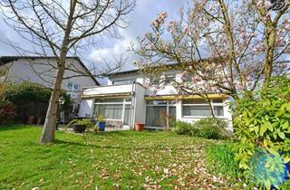 Einfamilienhaus kaufen in 53773 Hennef, In Hennefs bester Lage: Einfamilienhaus am Kurpark mit Traumgrundstück