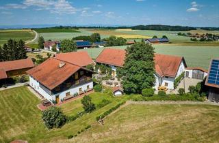 Bauernhaus kaufen in 94405 Landau, - RESERVIERT- Alleinlage-Traum statt Stadt-Enge: Autarker Dreiseithof mit Saunahaus & eigenem Teich!