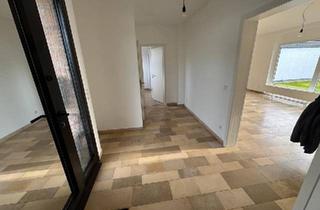 Haus kaufen in 47198 Duisburg, Duisburg - Saniertes BungalowHaus mit Garten 320qm top Lage zum Verkauf