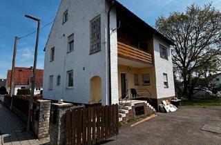Haus kaufen in 85077 Manching, Manching - Zweifamilienhaus (renovierungsbedürftig)