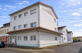 Wohnung kaufen in 66740 Saarlouis, Charmante 1-Zimmer-Wohnung mit Balkon und Weitblick in Saarlouis-Roden!