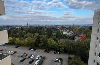 Wohnung kaufen in 31137 Hildesheim, Bezugsfreie 3-Zimmer-Wohnung mit Fahrstuhl, Balkon und Weitblick