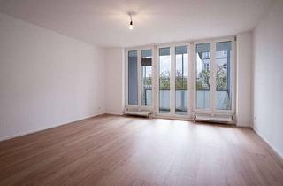 Wohnung kaufen in Lily-Braun-Weg, 80637 Neuhausen-Nymphenburg, Schöne moderne zwei Zimmer Wohnung mit Balkon und TG Stellplatz
