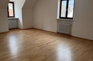 Wohnung mieten in Schmidstraße 132, 86633 Neuburg, Dachgeschoss-Wohnung mit 2,5 Zimmern, neu renoviert in Neuburg an der Donau