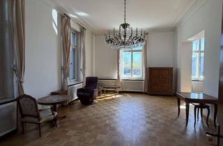 Wohnung mieten in 66740 Saarlouis, Saarlouis Stilvolle 4-Zimmer-Wohnung ruhig und zentral gelegen mit 750m² Garten und Terrasse