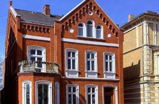 Haus kaufen in 21335 Lüneburg, Rarität in der Lüneburger Innenstadt–Altbaujuwel mit Garten, Ilmenaublick & 2 vermieteten Wohnungen