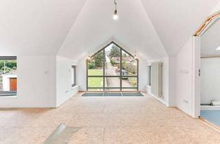 Haus kaufen in 72639 Neuffen, Architektur statt Standard - offenes Wohnhaus mit Galerie und viel Licht in Neuffen