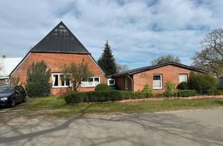 Haus kaufen in 24589 Eisendorf, Älteres Gebäude mit zwei Wohnungen und Ausbaureserve in schöner Lage