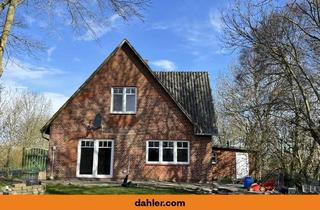 Mehrfamilienhaus kaufen in 25882 Tetenbüll, RESERVIERT Großzügiges Mehrfamilienhaus in Tetenbüll mit großem Potenzial
