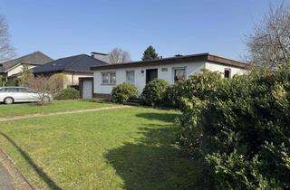 Haus kaufen in 47506 Neukirchen-Vluyn, Seltene Feldrandlage: Bungalow mit 1000 m² Grundstück in Neukirchen-Vluyn