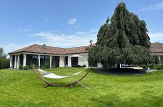 Einfamilienhaus kaufen in 88457 Kirchdorf, Exklusives Einfamilienhaus mit bezauberndem Garten und Pool in ruhiger Lage
