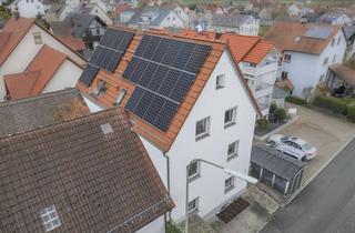 Mehrfamilienhaus kaufen in 91085 Weisendorf, Mehrfamilienhaus mit insgesamt 3 Wohnungen im Ortskern