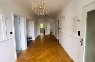 Mehrfamilienhaus kaufen in 72644 Oberboihingen, Teilmodernisiertes Mehrfamilienhaus mit drei Einheiten und zusätzlichem Baugrundstück