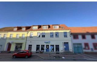 Anlageobjekt in 17207 Röbel, Wohn- & Geschäftshaus in attraktiver Innenstadtlage mit 11 Einheiten, Innenhofstellplätzen & Garagen