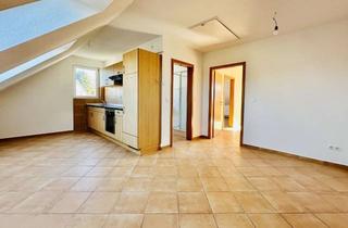 Anlageobjekt in 24649 Wiemersdorf, Modernisiert & einladend: Dachgeschosswohnung mit Entwicklungspotenzial