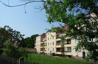 Wohnung mieten in Uhlstraße 14, 07549 Lusan, Sanierte 2-Raum-Wohnung im Altbau mit Badewanne und Balkon