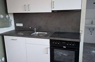 Wohnung mieten in 26316 Varel, Erstbezug nach Sanierung; 4-Zimmer-Wohnung im 1. OG