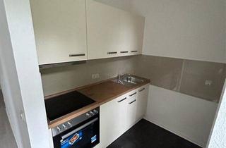 Wohnung mieten in Zietenstraße 81, 09130 Chemnitz, Günstige 3-Zimmer mit Einbauküche, Terrasse, Dusche und Laminat in zentraler Lage! SP mgl.