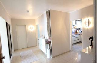 Wohnung kaufen in 82377 Penzberg, Sonniges 3-Zi-Refugium im Zentrum von Penzberg! Komplettsaniert & bezugsfertig!