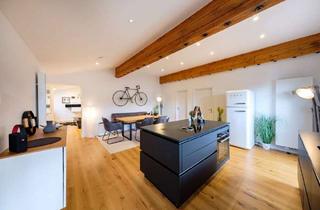 Wohnung kaufen in 83700 Rottach-Egern, Rückzugsort in unmittelbarer Seenähe – stilvolle Dachgeschosswohnung in Rottach-Egern