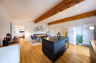 Wohnung kaufen in 83700 Rottach-Egern, Rückzugsort in unmittelbarer Seenähe – stilvolle Dachgeschosswohnung in Rottach-Egern